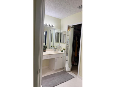 Gorgeous Single home 3 Bedrooms, 2.5 Bath located in the heart - photo 38