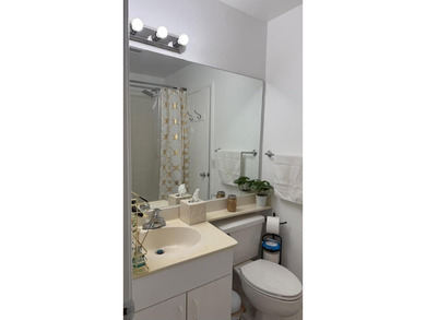 Gorgeous Single home 3 Bedrooms, 2.5 Bath located in the heart - photo 45