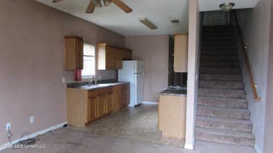 Affordable 3bdrm, 2bath townhome needing TLC but priced - photo 2