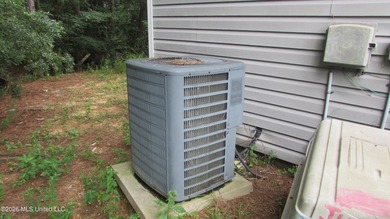 Affordable 3bdrm, 2bath townhome needing TLC but priced - photo 8