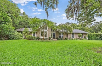 You will love this charming updated 4 bedroom 2.5 bathroom - photo 3