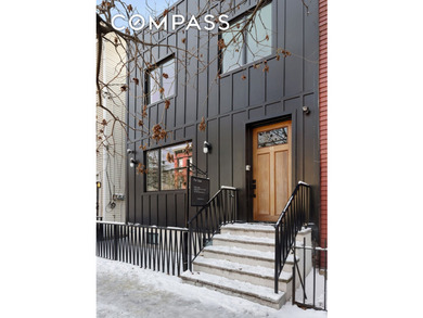 A rare Red Hook townhouse offering two separate residences on - photo 14