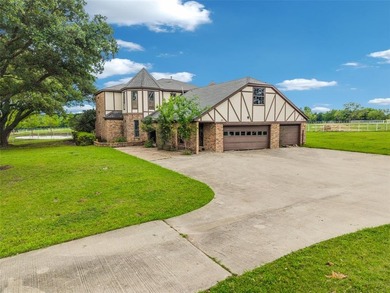 Enjoy a relaxed country lifestyle just 15 minutes from Dallas - photo 1