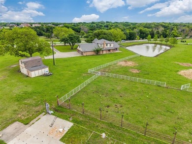 Enjoy a relaxed country lifestyle just 15 minutes from Dallas - photo 3