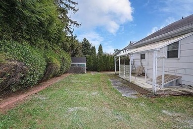 Location to all! Walk to shopping, dining, schools, LIRR - photo 29