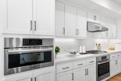 Luxury and convenience with Top-Rated Los Gatos Schools! - photo 8