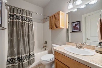 Welcome to this beautifully appointed 2-bedroom, 3-bathroom - photo 13