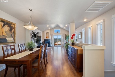 Welcome to this beautifully appointed 2-bedroom, 3-bathroom - photo 21