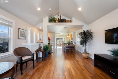 Welcome to this beautifully appointed 2-bedroom, 3-bathroom - photo 28