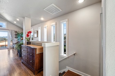 Welcome to this beautifully appointed 2-bedroom, 3-bathroom - photo 36