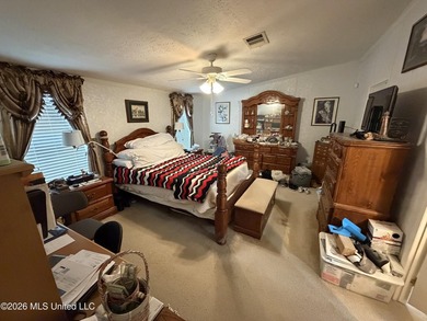Escape to the peace and privacy of country living with this - photo 7