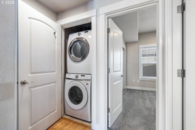 Welcome to this beautifully appointed 2-bedroom, 3-bathroom - photo 37