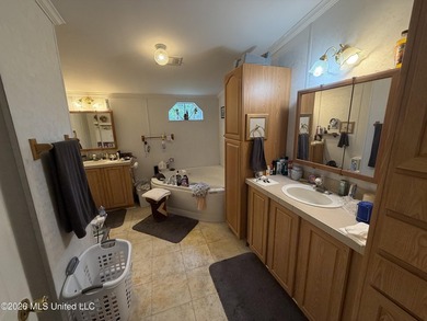 Escape to the peace and privacy of country living with this - photo 8
