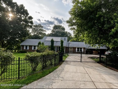 Beautifully maintained, this 4-bedroom, 2-bath home in the heart - photo 2