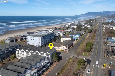 Welcome to this beautifully appointed 2-bedroom, 3-bathroom - photo 42