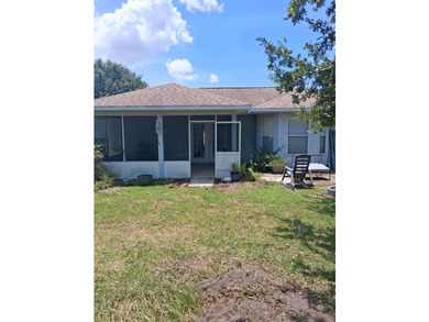 Beautiful CBS 3 bedroom 2 bathroom 2 car garage home with large - photo 4