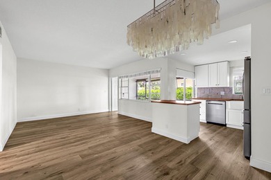 Welcome to this move-in-ready, freshly updated condo perfectly - photo 2