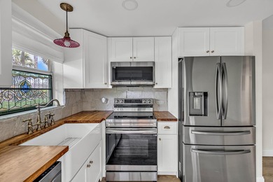 Welcome to this move-in-ready, freshly updated condo perfectly - photo 4