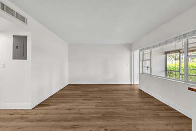 Welcome to this move-in-ready, freshly updated condo perfectly - photo 10