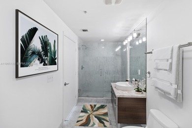 DOWNTOWN MIAMI VIZCAYNE CONDO Located on the 31st floor