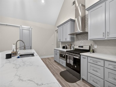Custom-built 3-bedroom, 2 full bath, 2 half bath home located in - photo 12