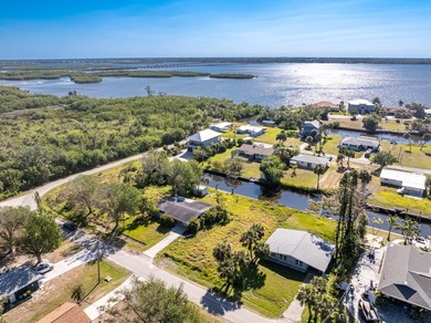 Discover your perfect dream home with an exceptional canal-front - photo 4