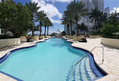 DOWNTOWN MIAMI VIZCAYNE CONDO Located on the 31st floor