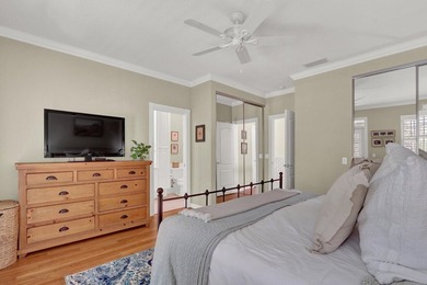 Impeccable 3 BR / 2.5 BA / 2 car garage duplex townhome - photo 20