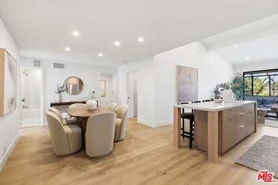 Extensively renovated, top-floor penthouse offering 2 bedrooms - photo 2