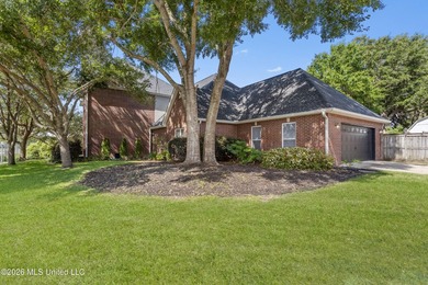 Welcome to luxury living in the highly sought-after Sanctuary - photo 3