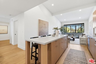 Extensively renovated, top-floor penthouse offering 2 bedrooms - photo 8