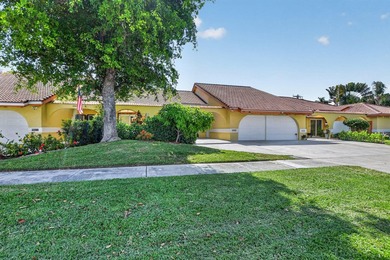 Welcome to this charming 3-bedroom, 2-bathroom, 1-car garage - photo 2