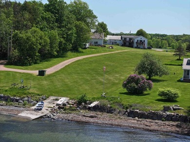 Discover your lakeside retreat on the shores of Lake Champlain - photo 15