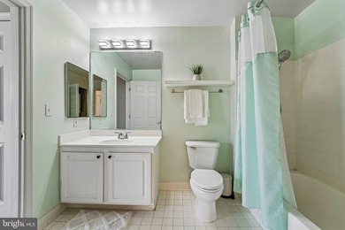 Price Improvement - Beautifully updated water view condo in - photo 16