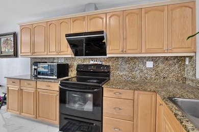 Welcome to this charming 3-bedroom, 2-bathroom, 1-car garage - photo 7