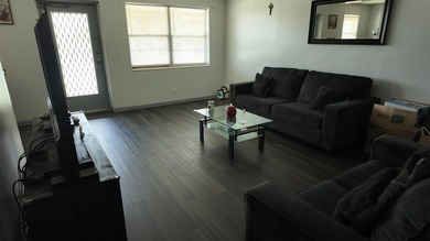 Welcome to this beautifully maintained 2-bedroom, 1.5-bath home - photo 6