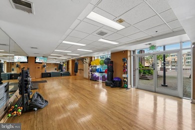 Price Improvement - Beautifully updated water view condo in - photo 27