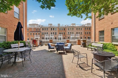 Price Improvement - Beautifully updated water view condo in - photo 33