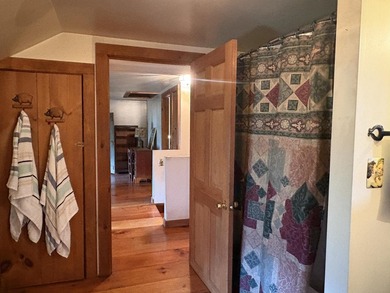 Discover your lakeside retreat on the shores of Lake Champlain - photo 35