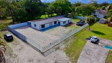 BEAUTIFUL HOME!! 4 bedrooms and 2 bathrooms, this property - photo 5