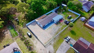 BEAUTIFUL HOME!! 4 bedrooms and 2 bathrooms, this property - photo 7