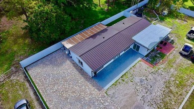 BEAUTIFUL HOME!! 4 bedrooms and 2 bathrooms, this property - photo 10
