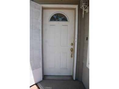 Great opportunity to own a spacious 3-bedroom, 2-bath - photo 8