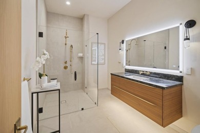 Modern elegance meets coastal charm in this stunning penthouse - photo 20
