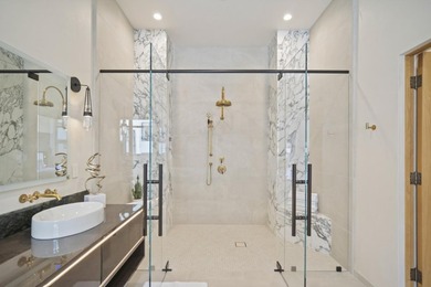 Modern elegance meets coastal charm in this stunning penthouse - photo 22