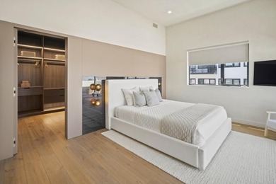Modern elegance meets coastal charm in this stunning penthouse - photo 27