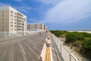 Spectacular Oceanfront 5th Floor Spacious South facing Junior 4 - photo 27