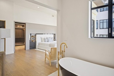 Modern elegance meets coastal charm in this stunning penthouse - photo 30
