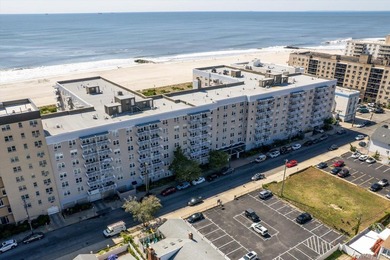 Spectacular Oceanfront 5th Floor Spacious South facing Junior 4 - photo 30