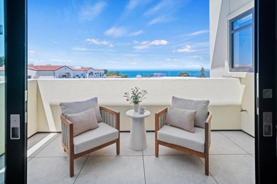 Modern elegance meets coastal charm in this stunning penthouse - photo 31